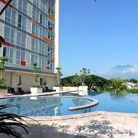 Ascent Premiere Hotel And Convention Malang Exteriör bild