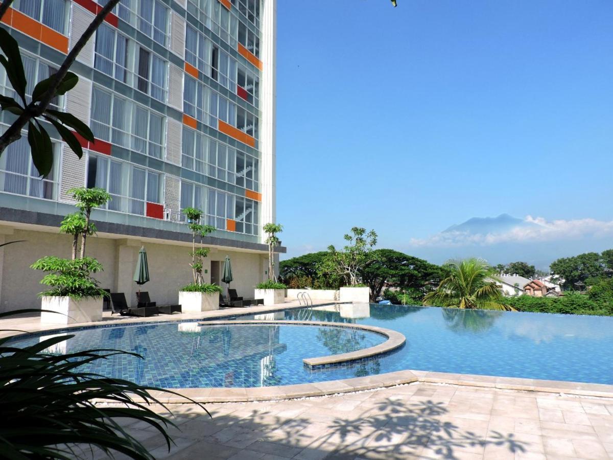 Ascent Premiere Hotel And Convention Malang Exteriör bild